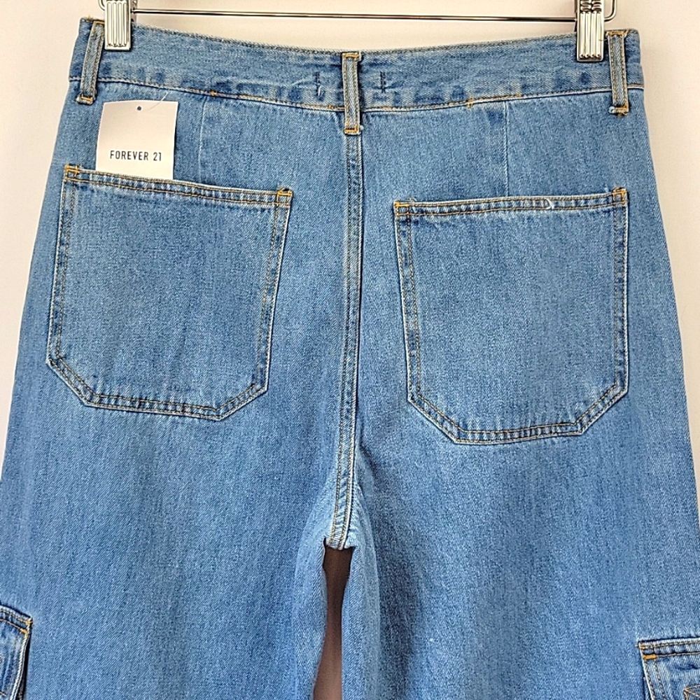 Forever 21 Wide Leg Cargo Jeans Light Wash Size 27 - Picture 3 of 14